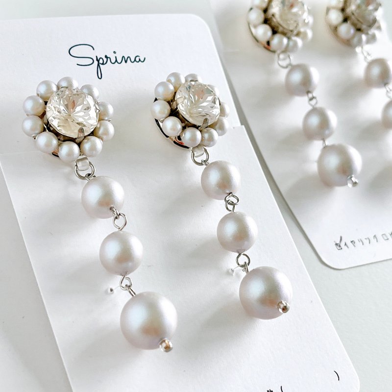 Flower motif glass stones and three strands of pearls - white (gold base) - Earrings & Clip-ons - Glass Gray