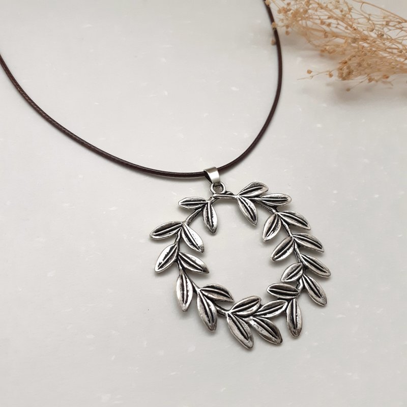 Hand-made x necklace imitation old Silver laurel Wax rope thick rope - สร้อยคอ - วัสดุอื่นๆ สีเงิน