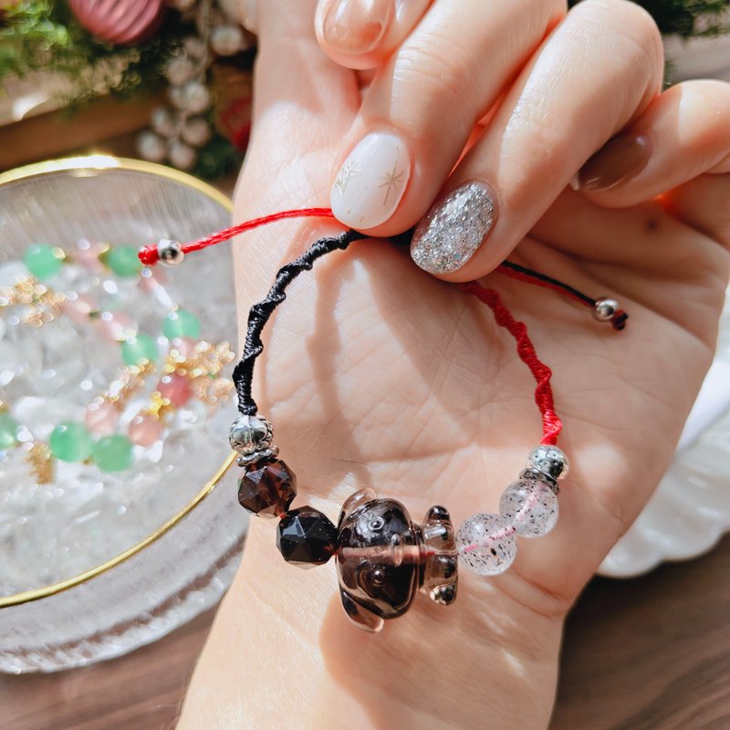 【卡通小白冰曜石x黑草苺晶 編織手鏈 】負能量不要來 - 手鍊/手環 - 水晶 黑色
