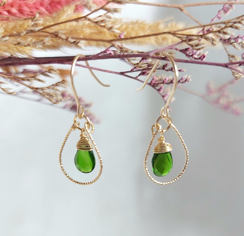 14kgf American gold-injected green diopside earrings | Handmade custom bracelet necklace earrings accessories - ต่างหู - เครื่องเพชรพลอย 