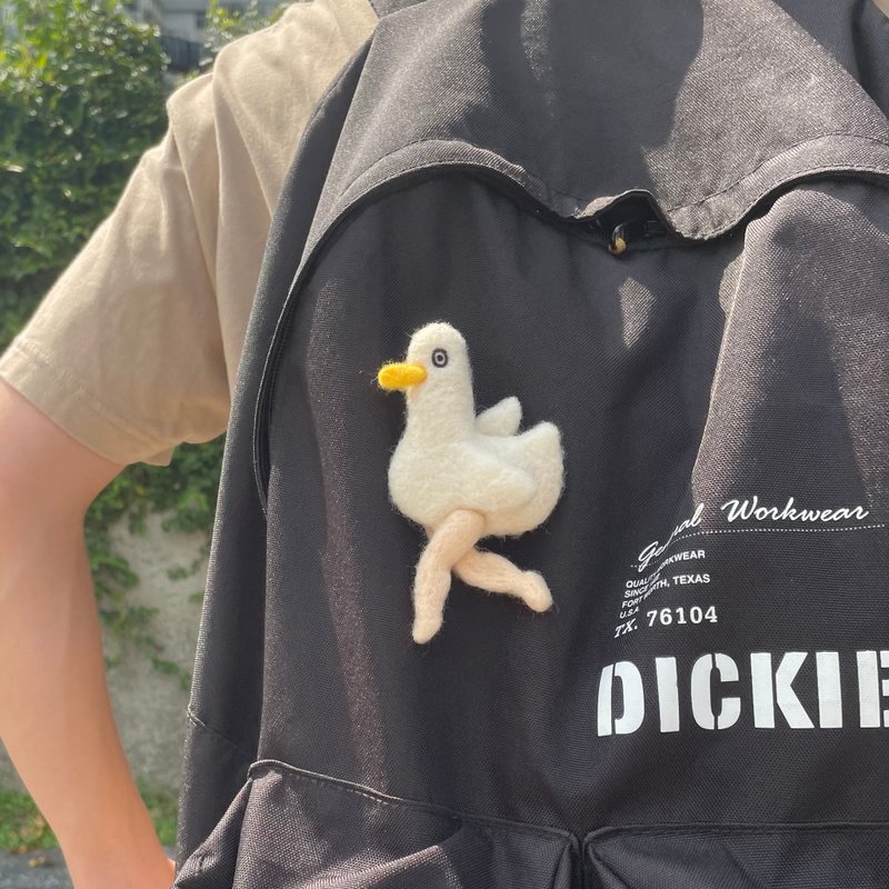 Duck Lake-Ballet Duck Wool Felt Pin - เข็มกลัด/พิน - ขนแกะ ขาว