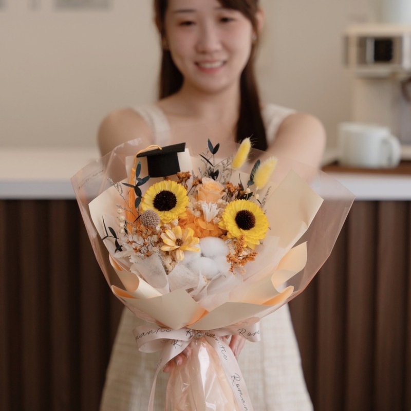 光之旅程畢業花束 / 經典向日葵 太陽花花束 向日葵花束 - 乾燥花/永生花 - 植物．花 黃色