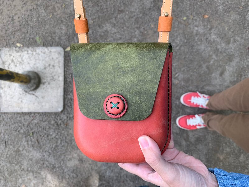 Thick piece carry-on bag-mobile phone bag - กระเป๋าแมสเซนเจอร์ - หนังแท้ สีแดง