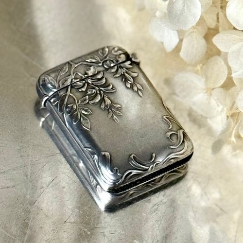 銀製 御所車 牛車 工芸品 レトロ ガラスケース 置物 シルバー 古美術 銀製 御所車 牛車 工芸品 レトロ ガラスケース 置物 シルバー 古美術