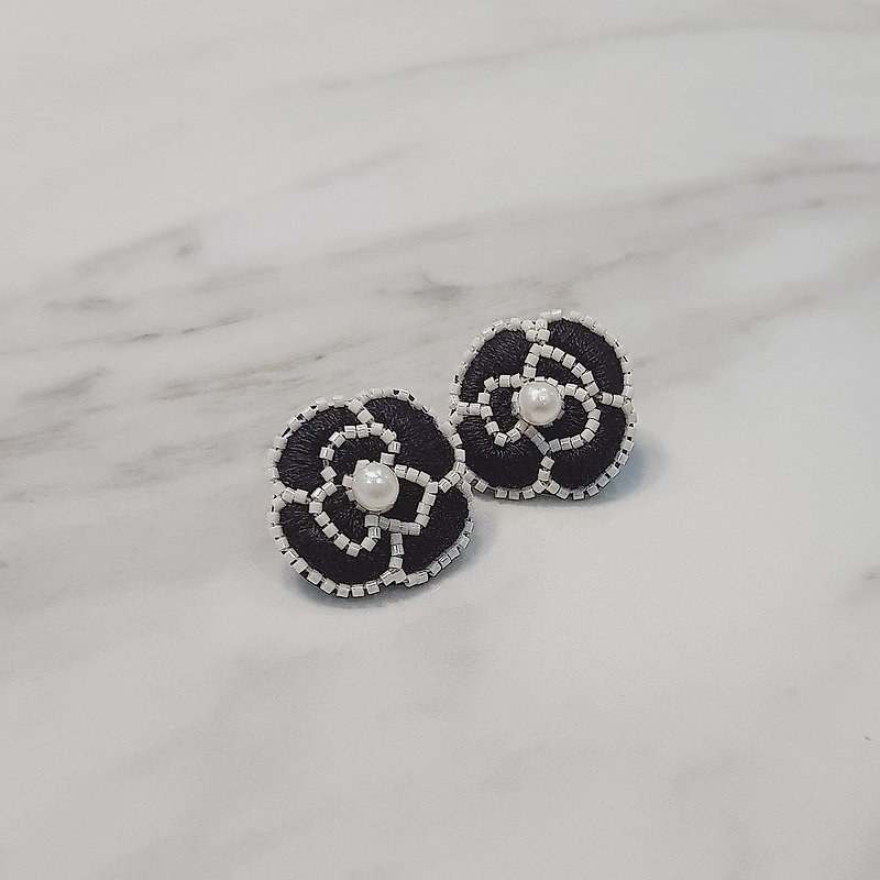 Classic Black and White Camellia Embroidered Earrings - ต่างหู - งานปัก สีดำ