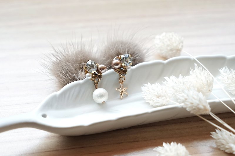 Pompon - Crystal Pearl Earrings - Brown - ต่างหู - วัสดุอื่นๆ สีนำ้ตาล
