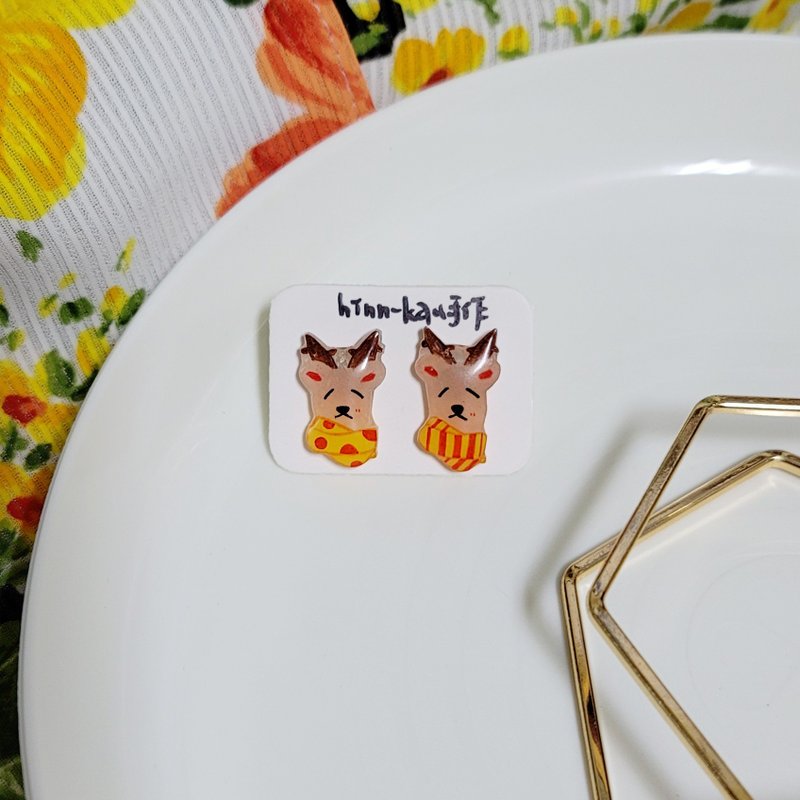 Reindeer, Christmas Gift, Xmas Handmade Hand Painted Earrings - ต่างหู - สแตนเลส หลากหลายสี