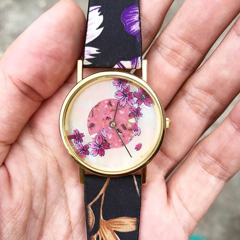 [Lost and find] natural shell moving flower blowing snow watch - Women's Watches - Gemstone Pink