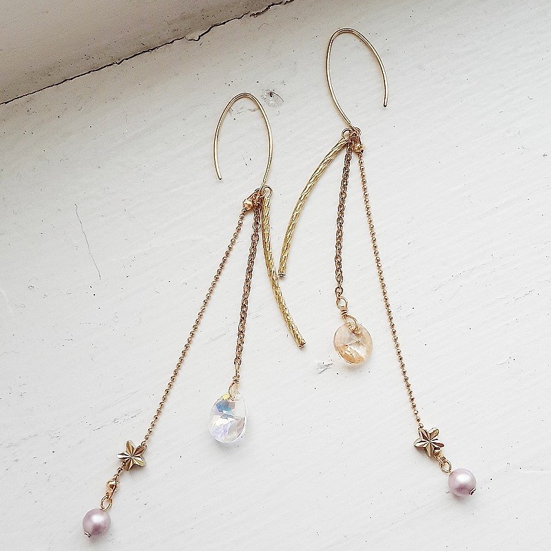 momolico simple brass tassel earrings swarovski crystal - ต่างหู - วัสดุอื่นๆ สีทอง