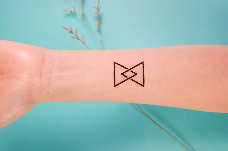 Deerhorn design / Deer antler tattoo tattoo sticker 3-in geometric triangle interlaced - Temporary Tattoos - Paper Black