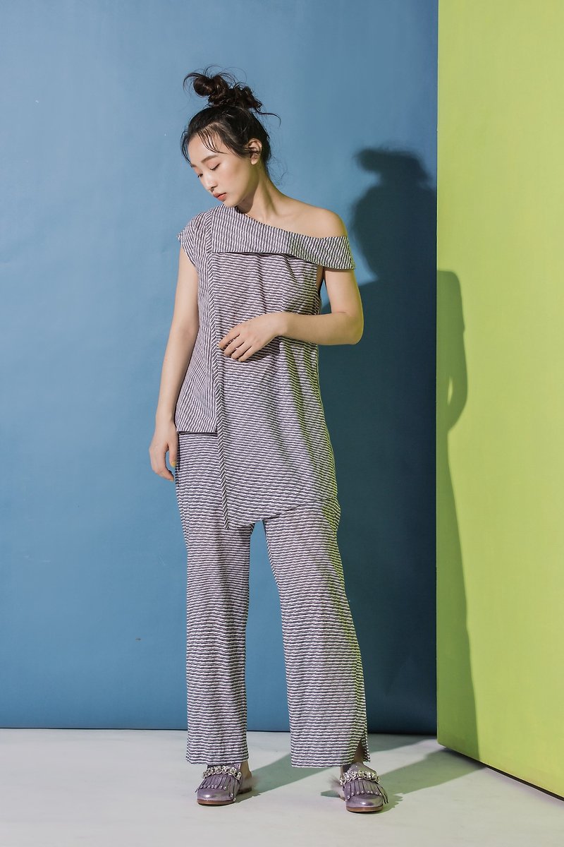 Asymmetric striped slanted shoulder top - เสื้อผู้หญิง - ผ้าฝ้าย/ผ้าลินิน สีน้ำเงิน