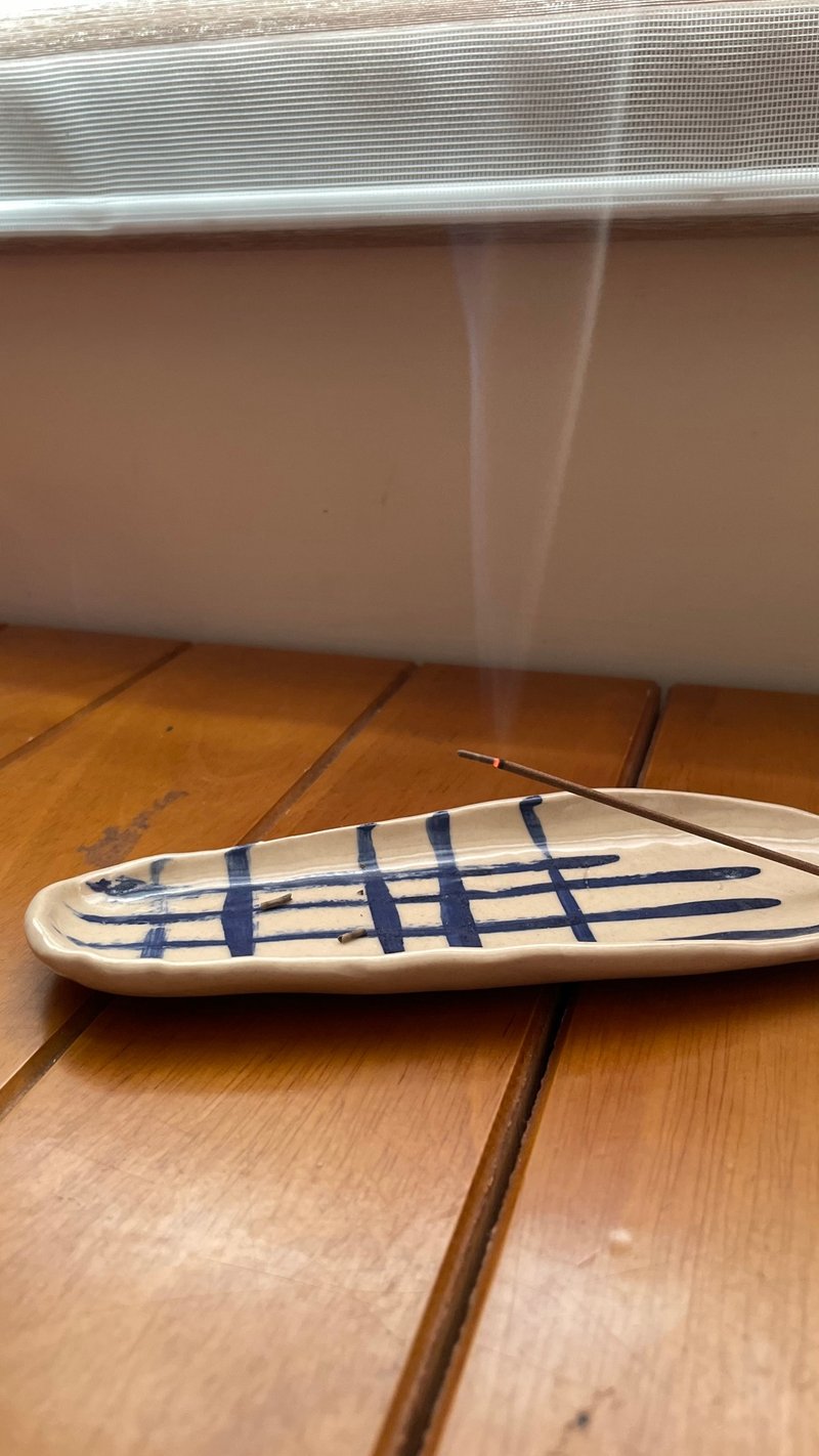 [Wuxi Studio] Handmade cobalt blue hand-painted long incense tray - น้ำหอม - ดินเผา สีน้ำเงิน