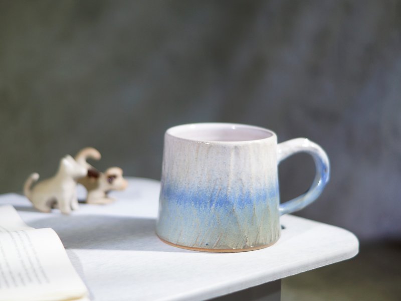 消光藍白跳刀山形杯-約330ml,茶杯,馬克杯,水杯,咖啡杯 - 咖啡杯/馬克杯 - 陶 多色