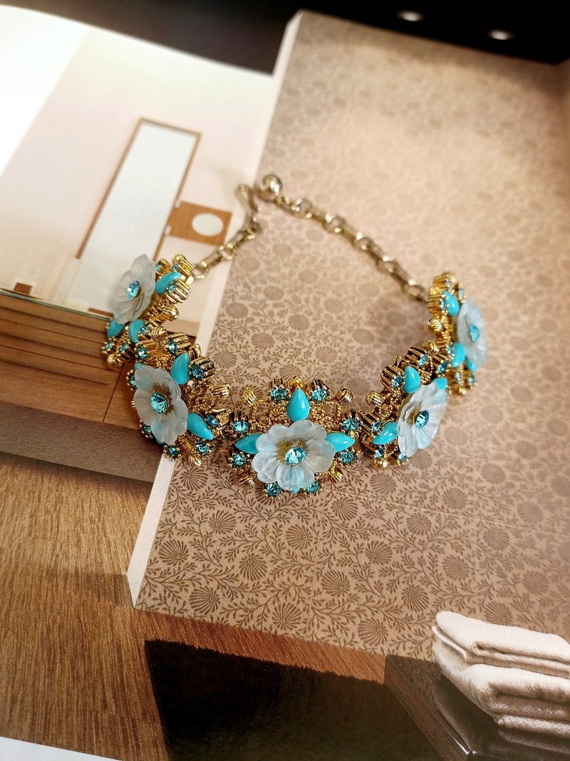 vintage jewelry elegant three-dimensional imitation bluestone rhine flower bracelet - สร้อยข้อมือ - โลหะ 