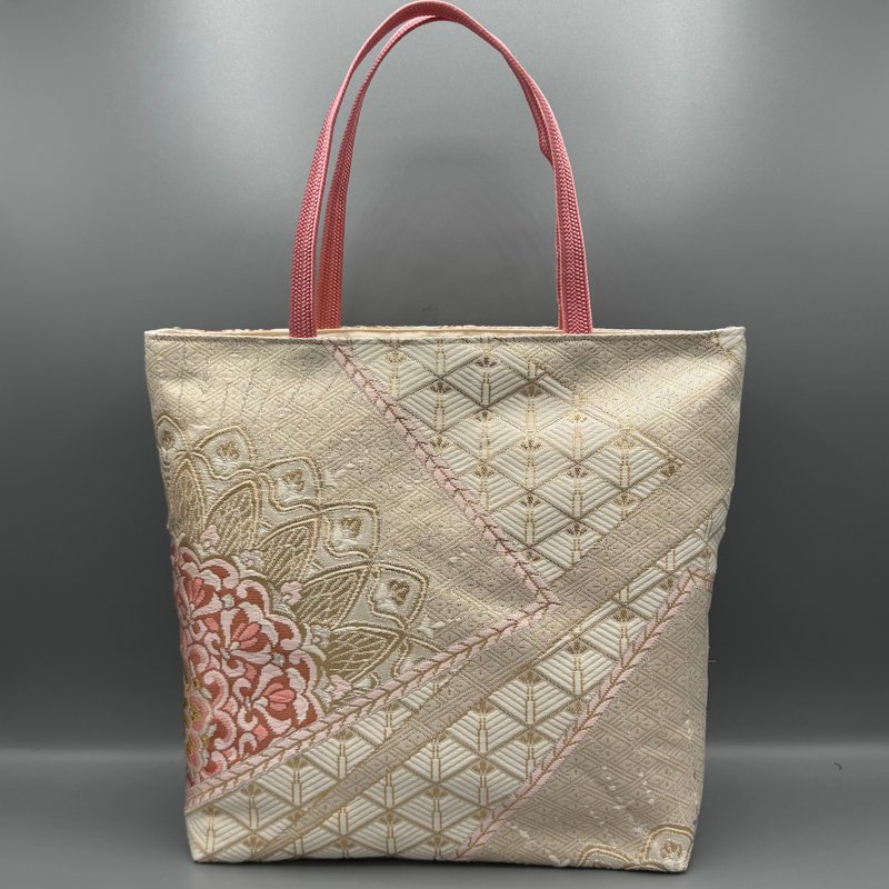 着物 帯 帯締め ハンドメイド トートバッグ リメイク ゴールド ピンク 西陣織 - 手提包/手提袋 - 絲．絹 白色