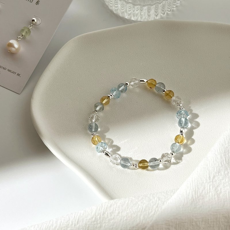 Topaz Stone White Crystal/Natural Crystal Bracelet Natural Stone Bracelet Customized Bracelet - สร้อยข้อมือ - คริสตัล สีน้ำเงิน