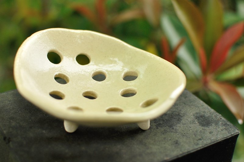 Hand-kneaded pottery drain soap dish - อุปกรณ์ห้องน้ำ - ดินเผา สีกากี