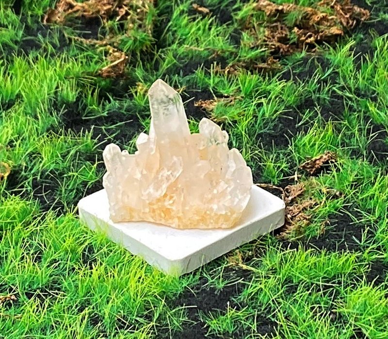 Energy crystal ornaments - natural raw mineral energy white crystal clusters, degaussing and purification, shipping into the house as a gift - ของวางตกแต่ง - คริสตัล ขาว