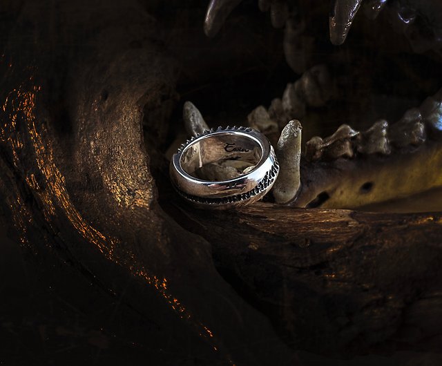 Spine Silver Ring