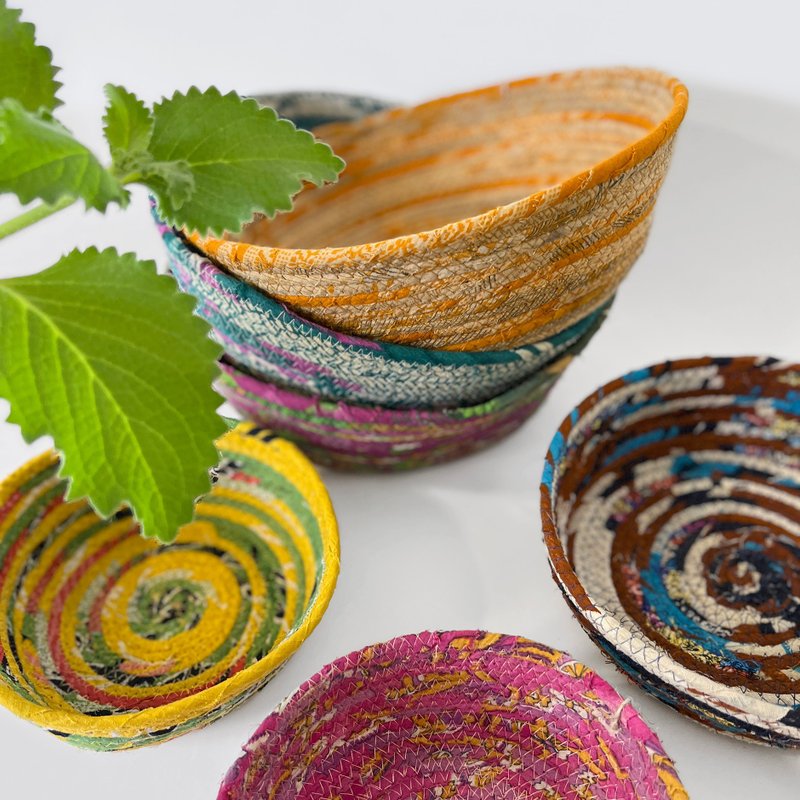 Circular Sari Woven Fabric Round Basket_Total 3 Styles_Fair Trade - Shelves & Baskets - Cotton & Hemp Multicolor