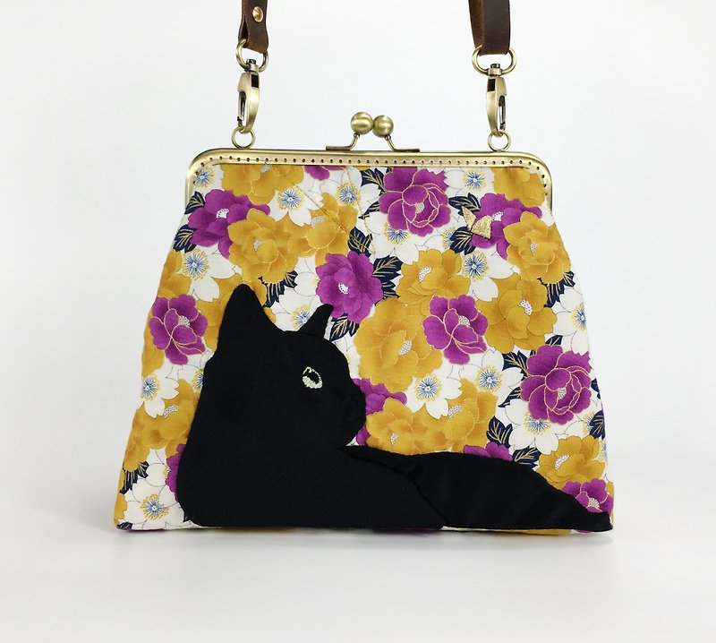 black cat framebag shoulder bag crossbody bag  japanese flower - กระเป๋าแมสเซนเจอร์ - ผ้าฝ้าย/ผ้าลินิน สีม่วง
