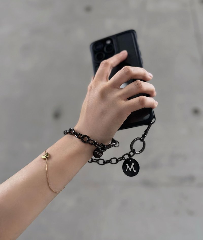 【MISIA】425 Phone Strap 字母掛鍊-質感黑-附字母牌 - 手機配件 - 其他金屬 