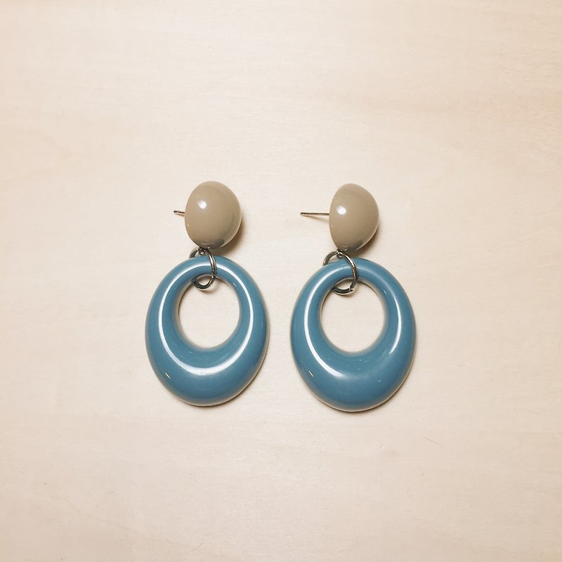復古撞色藍咖橢圓圈圈耳環 - 耳環/耳夾 - 樹脂 藍色