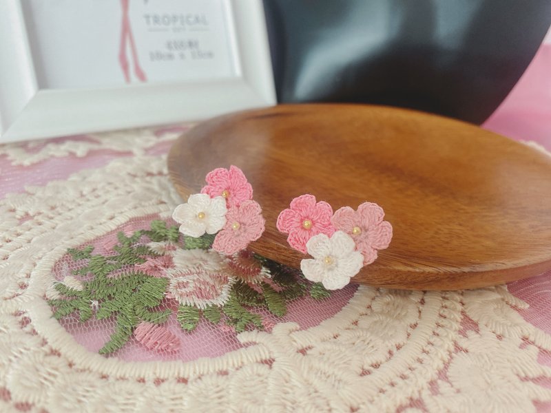 Ashwagandha - hand-made crochet knitted micro-hook tricolor flower 925 Silver earrings - Earrings & Clip-ons - Other Materials 