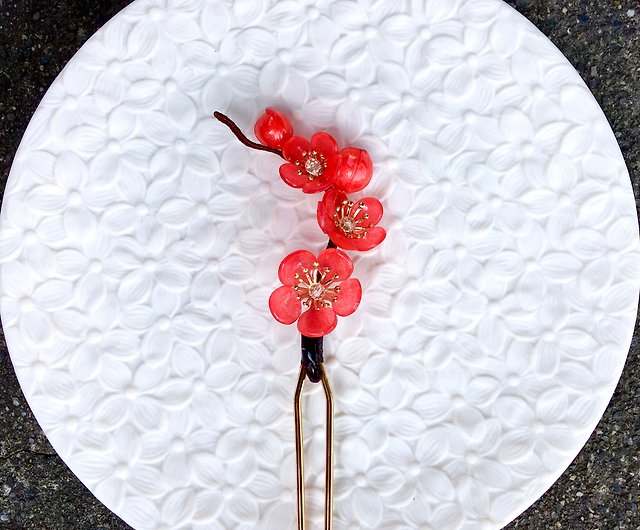 冬 はんめい 12開花期 1月 紅梅のヘアピン 手作りの日本の樹脂の花飾り ショップ Wakakuwa Handmade Acessory ヘアアクセサリー Pinkoi
