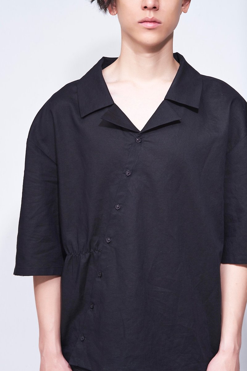 8 lie down. Side elastic diagonal button shirt - เสื้อเชิ้ตผู้ชาย - ผ้าฝ้าย/ผ้าลินิน สีดำ