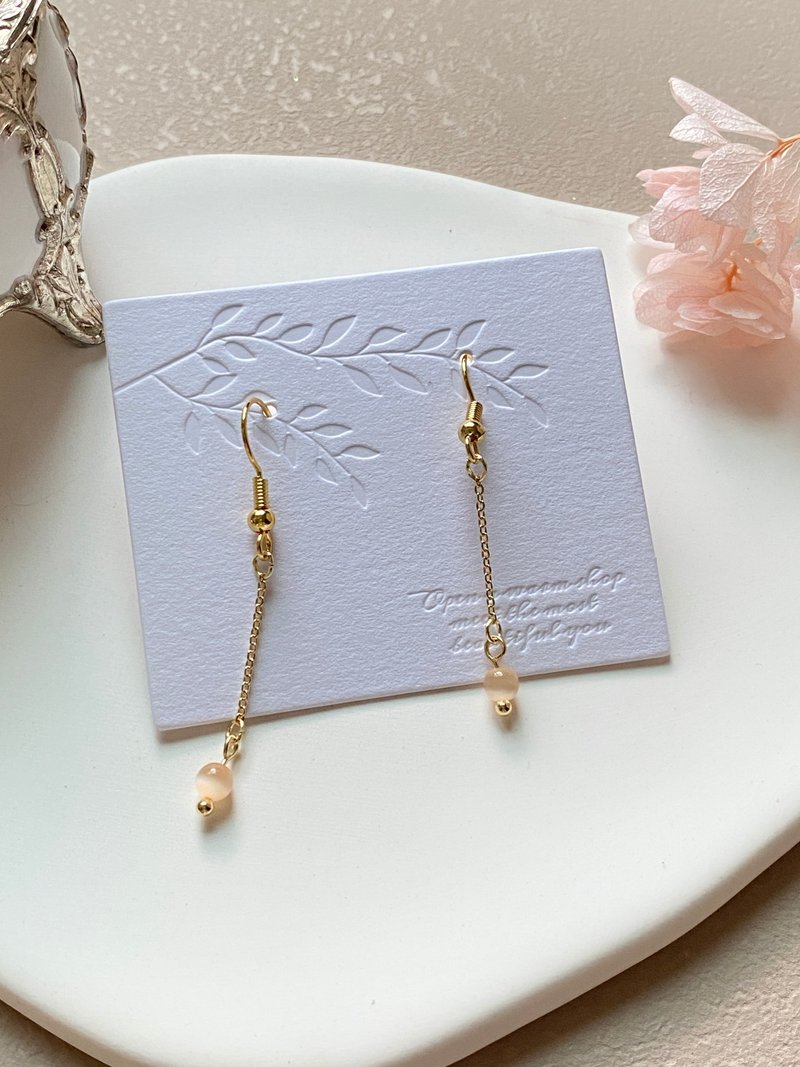 【 Kimiko手作飾品】粉橘色貓眼石長細鍊耳環 - 耳環/耳夾/耳骨夾 - 石頭 橘色