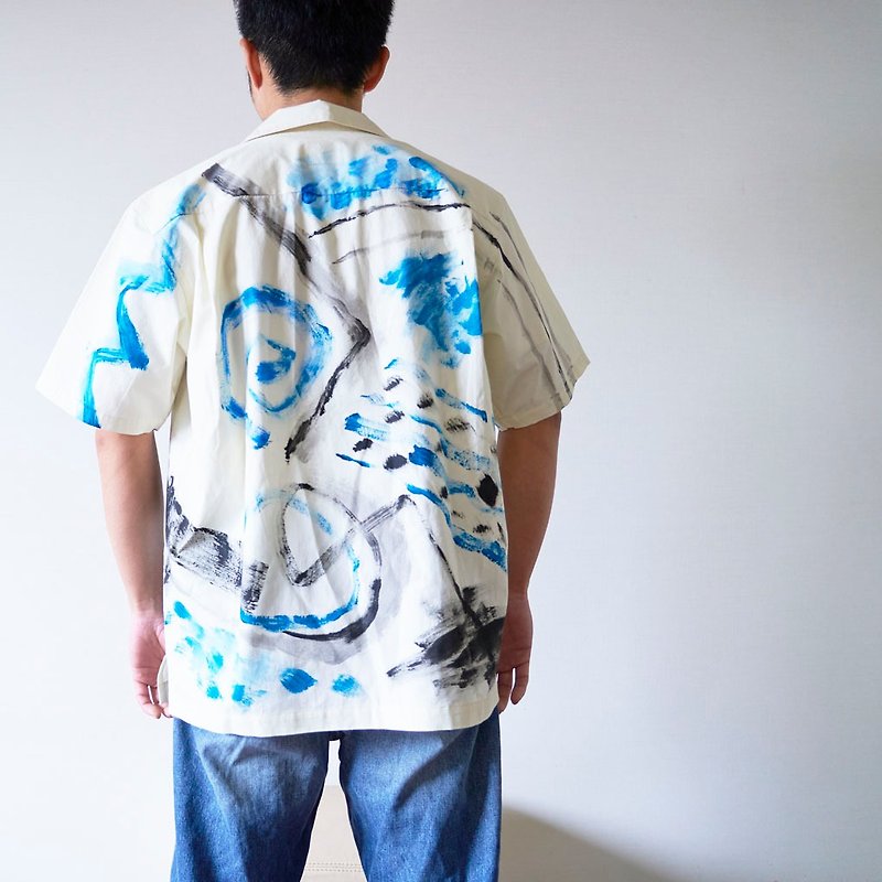 Design shirt with an image painted dynamically with paint - เสื้อฮู้ด - ผ้าฝ้าย/ผ้าลินิน หลากหลายสี