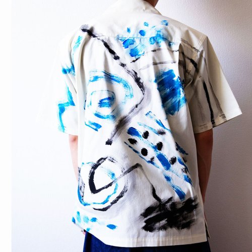 ☆【レオナール】ユニセックス Tシャツ 総柄 ペイント柄 綿100％ 半袖 M ユニセックス 花柄シャツ 総柄シャツ フルプリント 半袖シャツ