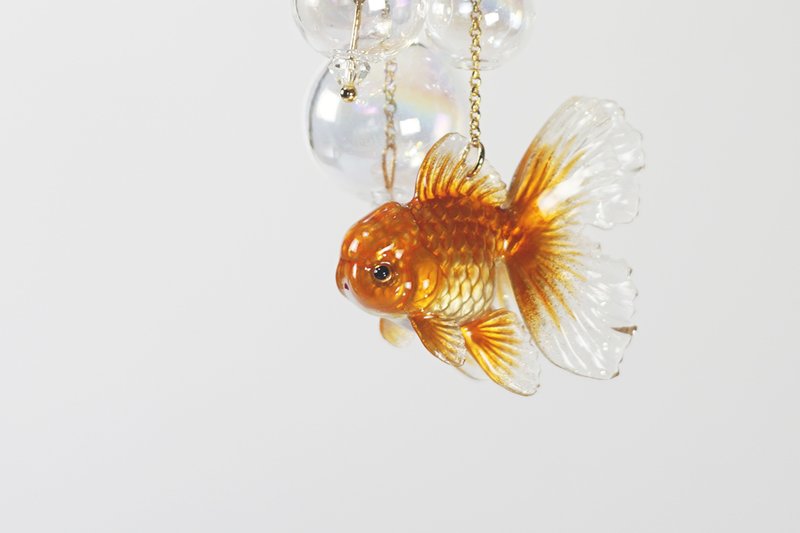 Orange Thai Lion Goldfish Cute and Smart Earrings Ear Clips Independent Design Small Animal Creative Jewelry Exchange Gifts - ต่างหู - เรซิน สีส้ม