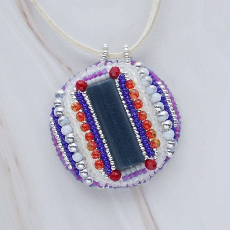 Mirror Pendant Necklace No.8 – Lip Check Charm / Bead Embroidery / Blue, Orange - 項鍊 - 其他材質 藍色