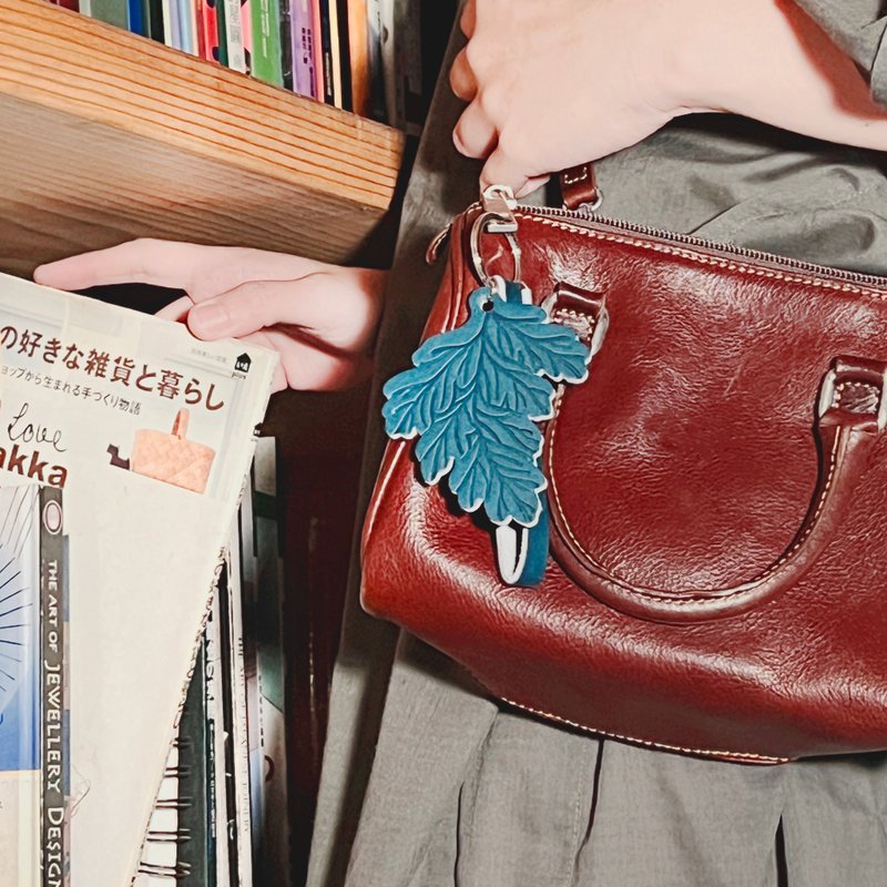 Fern Pattern Leather Key Ring - Davallia griffithiana - พวงกุญแจ - หนังแท้ สีนำ้ตาล