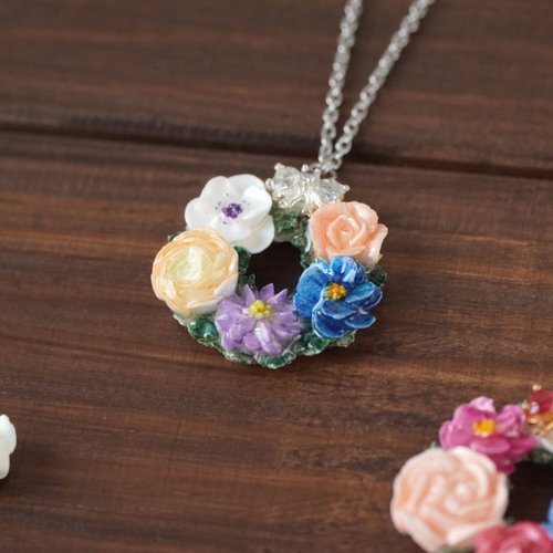 カスタマイズされたギフトの小型花輪のネックレスのハンドメイド