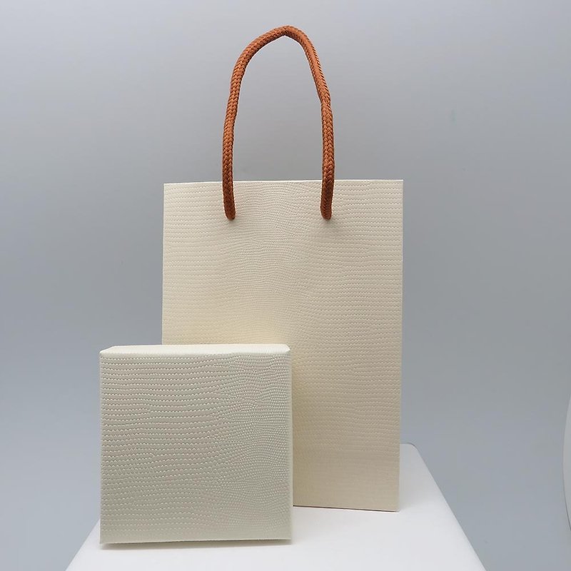 Small Square Gift Box Plus Luxury Paper Loop Bag - Exquisite Small Jewelry Case - วัสดุห่อของขวัญ - กระดาษ สีกากี