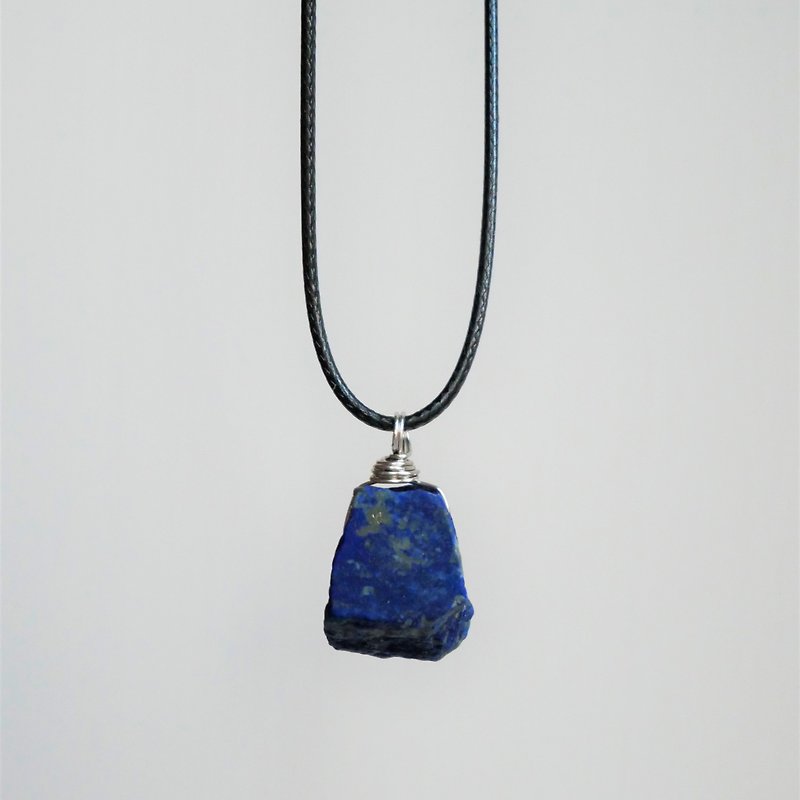 Lapis Lazuli necklace, Raw crystal necklace - สร้อยคอ - เครื่องเพชรพลอย สีน้ำเงิน