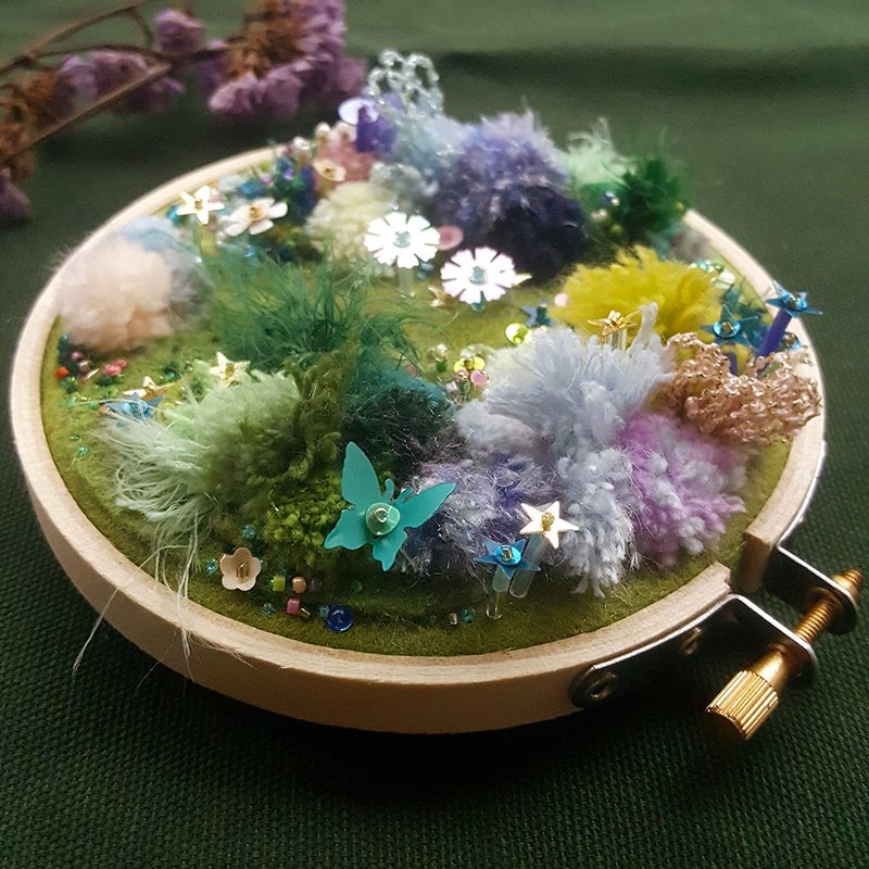 【旅行的紀念】立體刺繡畫 - 11cm 客制商品   生日禮物 結婚禮物 - 海報/掛畫/掛布 - 繡線 紫色