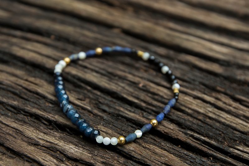 Out of print∣ blue chalcedony lapis lazuli shell black agate evil spirit bracelet - สร้อยข้อมือ - เครื่องเพชรพลอย สีน้ำเงิน