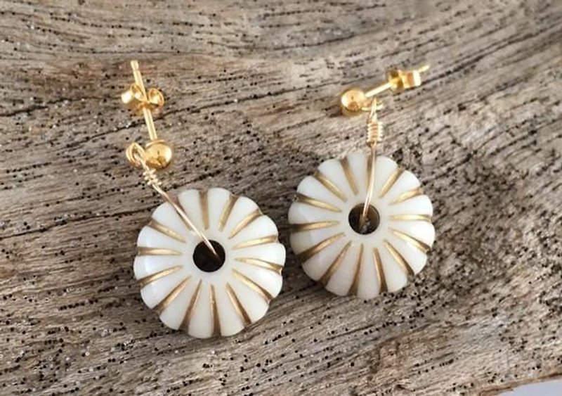 White + Gold French antique button ◆ k14GF earrings - Earrings & Clip-ons - Gemstone 