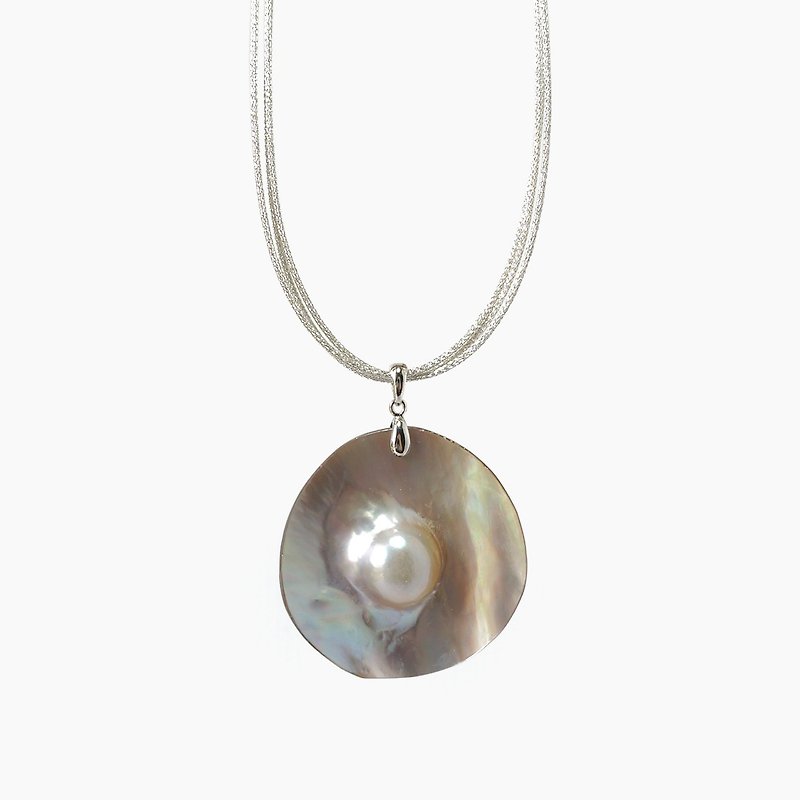 Mother-of-Pearl, Big Pearl on Shell Pendant Necklace - สร้อยคอ - ไข่มุก สีกากี