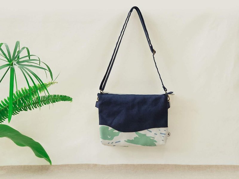 [潺ㄔㄢˊ double bread] - beach blue - Messenger Bags & Sling Bags - Cotton & Hemp Blue