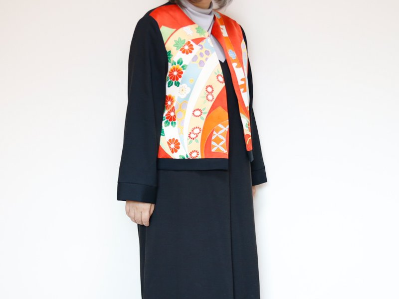 KIMONO CREW NECK JACKET -ヴィンテージ着物を使ったクルーネックジャケット １点物です - 女大衣/外套 - 聚酯纖維 多色