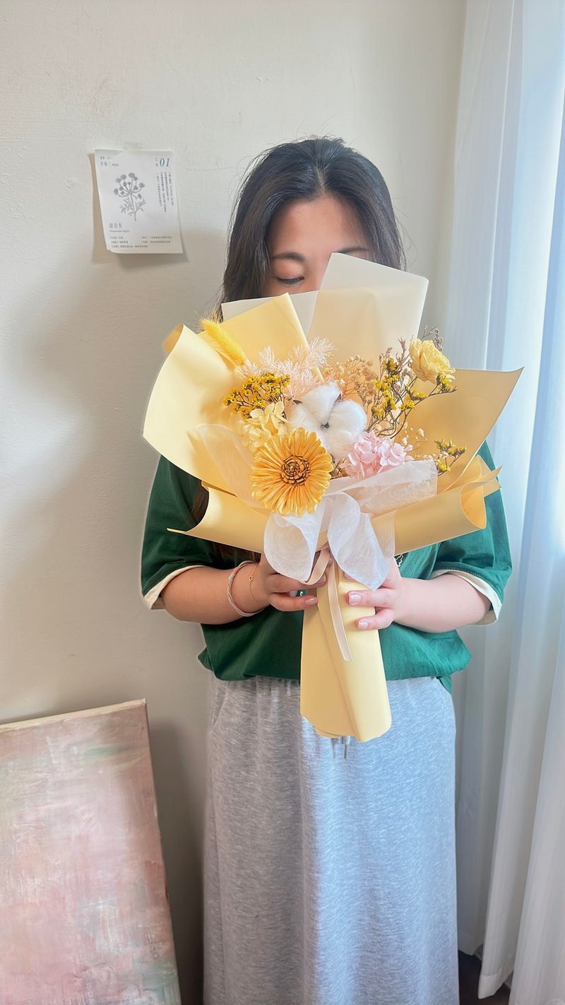永生花束 香氛 向日葵 康乃馨 母親節 企業合作 - 乾燥花/永生花 - 植物．花 