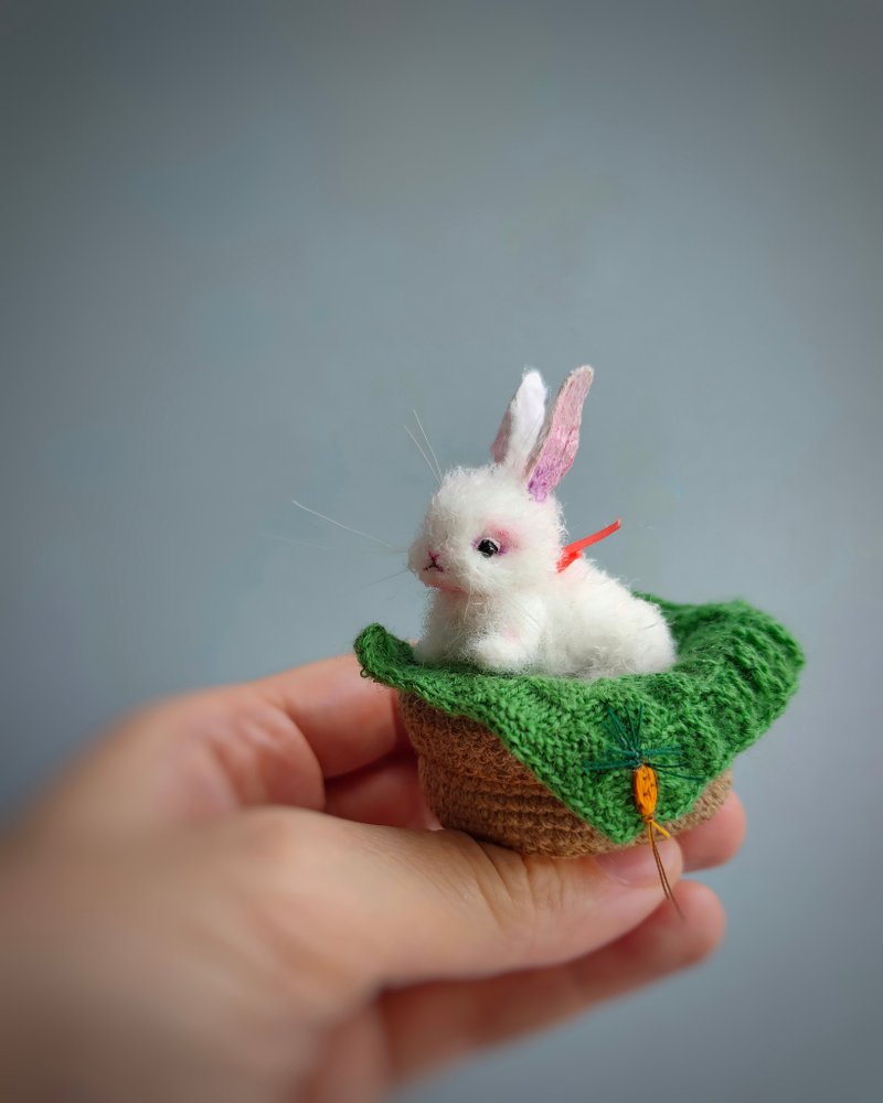 Dollhouse miniature Realistic white rabbit cute bunny pet /1,1 inch (3cm) - 公仔/玩偶 - 其他材質 