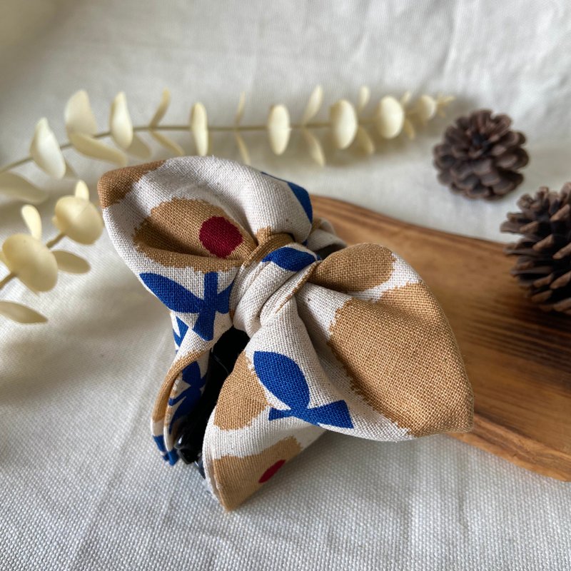 布抓夾/抓夾/蘋果花-杏 - 髮夾/髮圈 - 棉．麻 卡其色