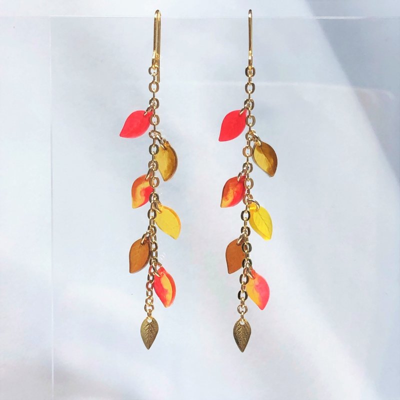 falling leaves - Earrings & Clip-ons - Resin Multicolor