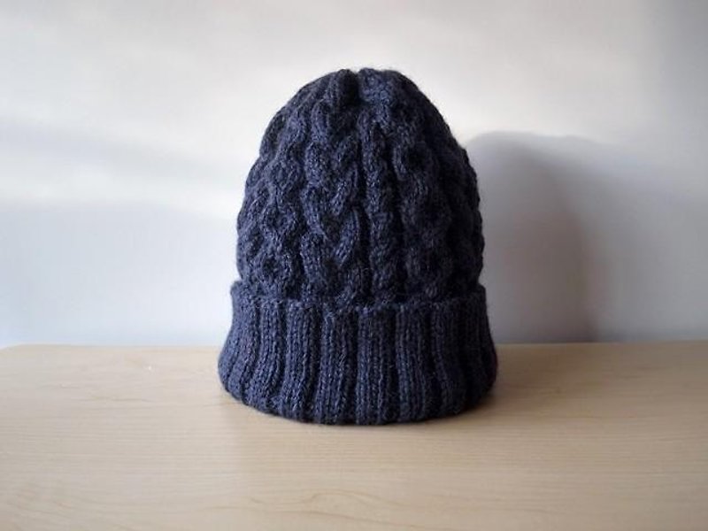Aran knit hat/navy knitted hat Made to order - หมวก - ขนแกะ สีน้ำเงิน